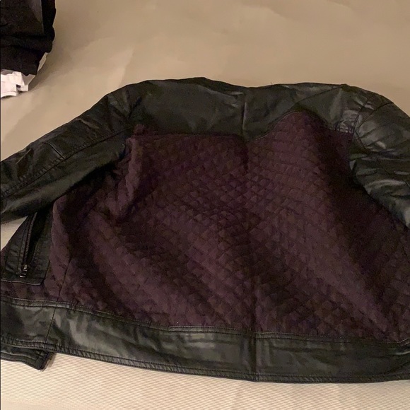 Unique black jacket - Picture 4 of 4